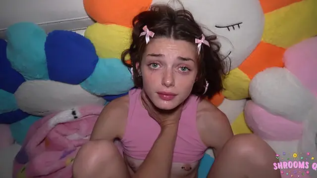 Shrooms Q Stays Awake With Step hunk′s Touch - Johnny Love