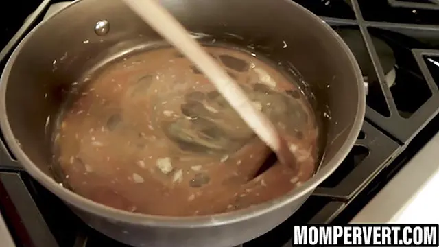 MILF Ariella Ferrera pleasures her boyfriends with her mouth