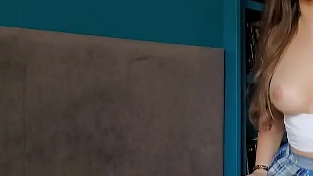 College girl Dani Daniels teaches dirty JOI