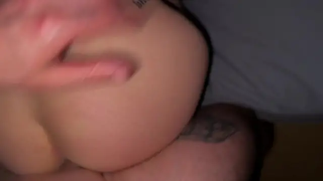 Stranger in the elevator - fast track to intimacy