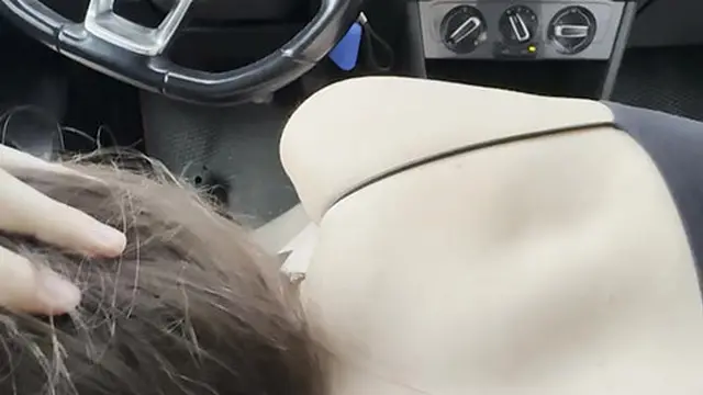 Hot summer day blowjob from a stunning woman