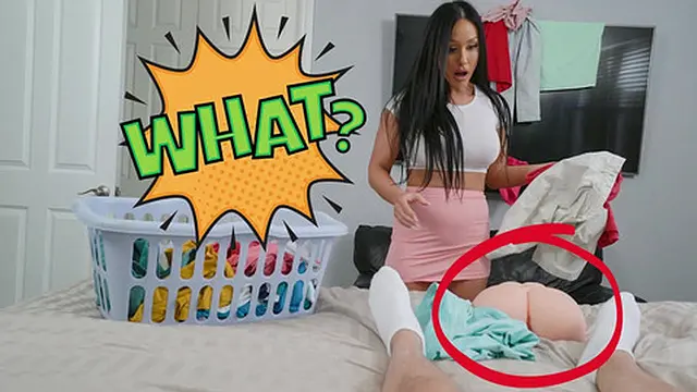 SEXSELECTOR - Swapping Out Sex Toy For Curvy MILF Jennifer White &mdash;  A Smart Move &mdash;  Right?