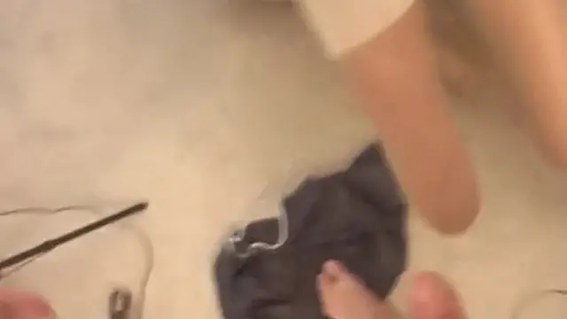 Dark skin temptress takes it in her mouth