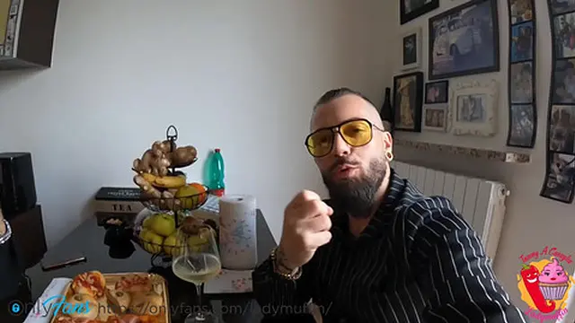 Who′s she? (Natural Big Tits)