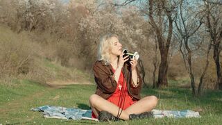 ???? ASMR Spring! Licking & Mouth Sounds with Elsa (3Dio, 4K)