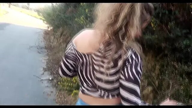 Curvy blonde couple takes wild on the beach