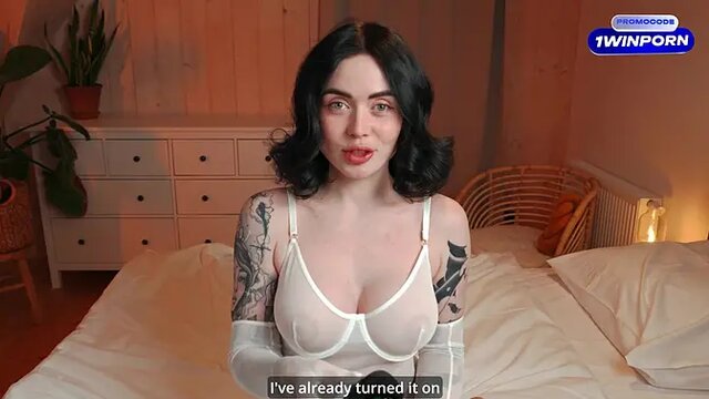 Amateur roommate rides and twerks on big dick in VR