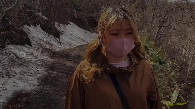 【個人撮影】登山者とすれ違う山で看護師に露出フェラチオしてもらった。