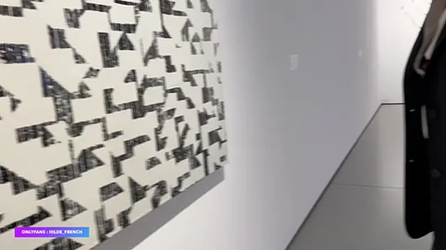 HILDE_FRENCH- POV BAISE MOI DANS LES TOILETTES PUBLIC